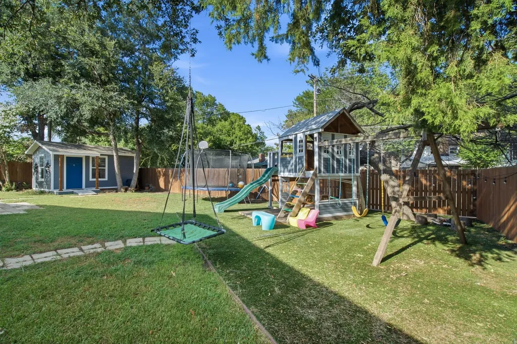 2116 Stonegate Drive N Bedford TX 76021