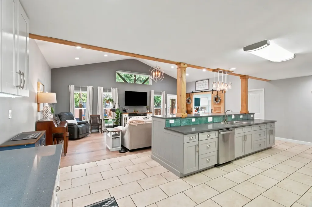 2116 Stonegate Drive N Bedford TX 76021