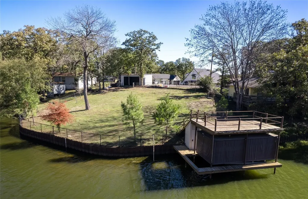 195 Lake Creek Drive Mabank TX 75156