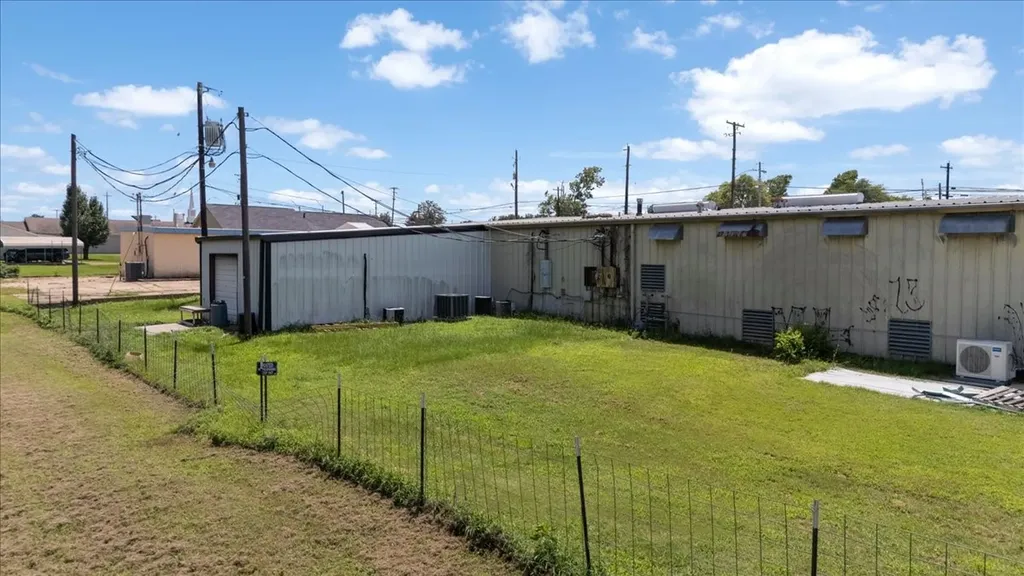 415 S Highway 37 Mount Vernon TX 75457