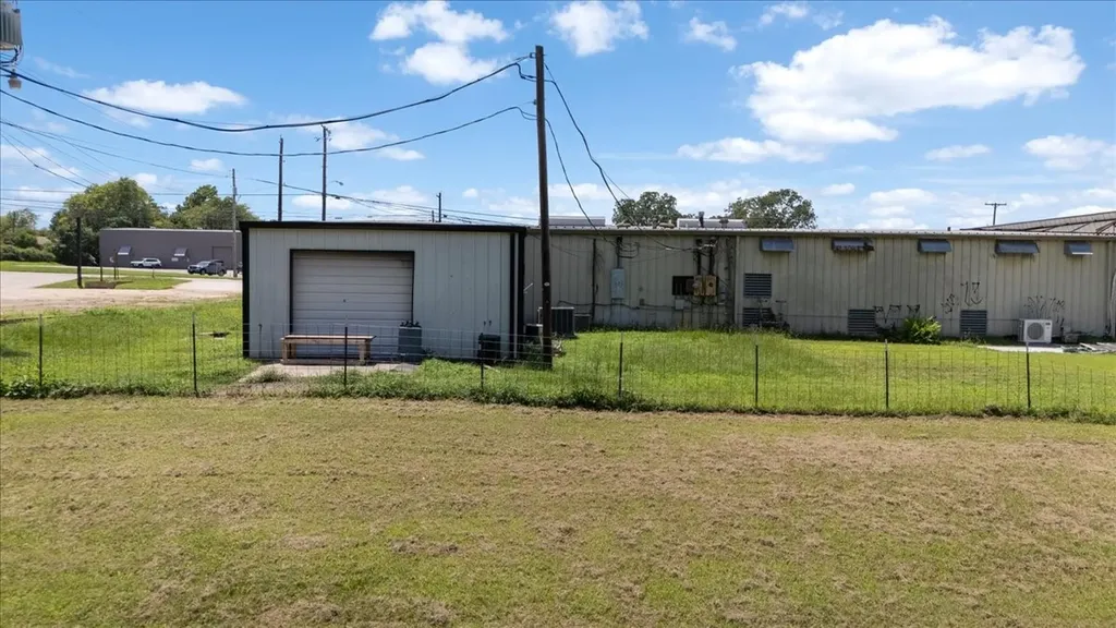 415 S Highway 37 Mount Vernon TX 75457
