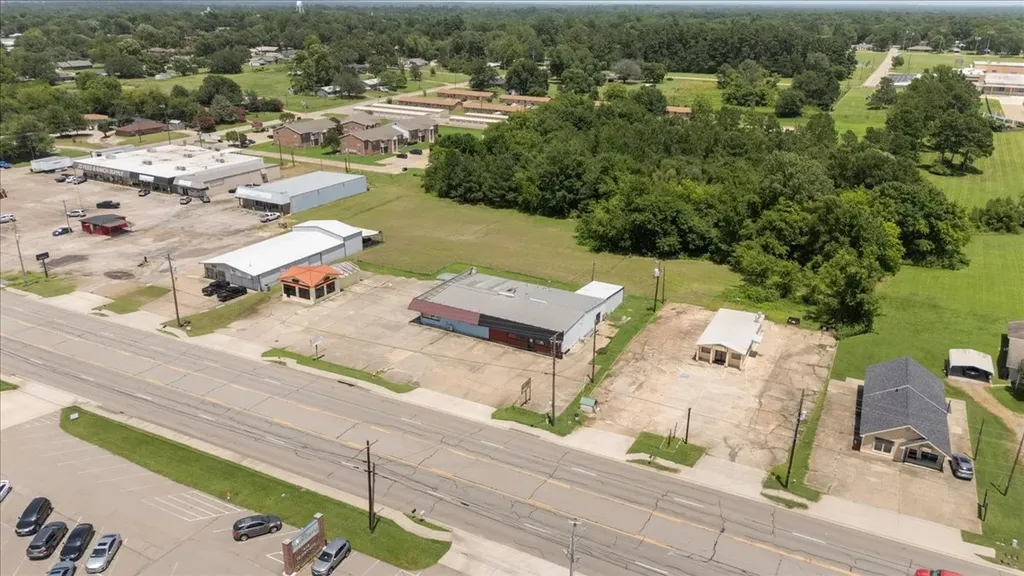415 S Highway 37 Mount Vernon TX 75457