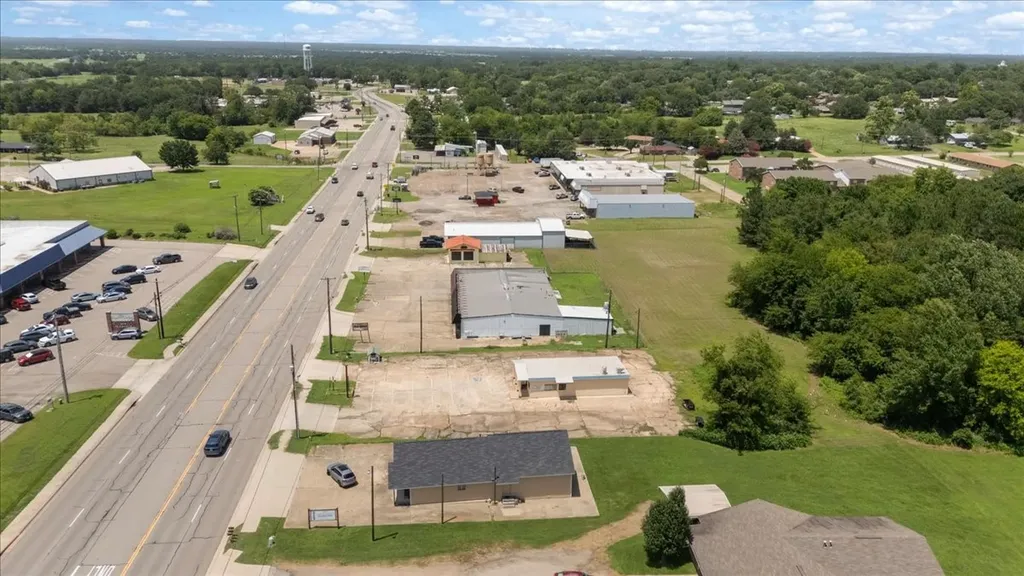 415 S Highway 37 Mount Vernon TX 75457