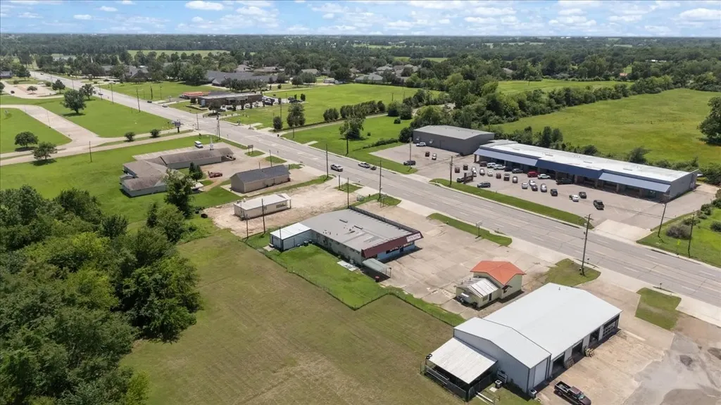 415 S Highway 37 Mount Vernon TX 75457