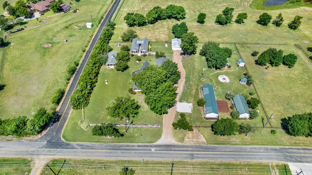 1425 Lone Star Road Celina TX 75009