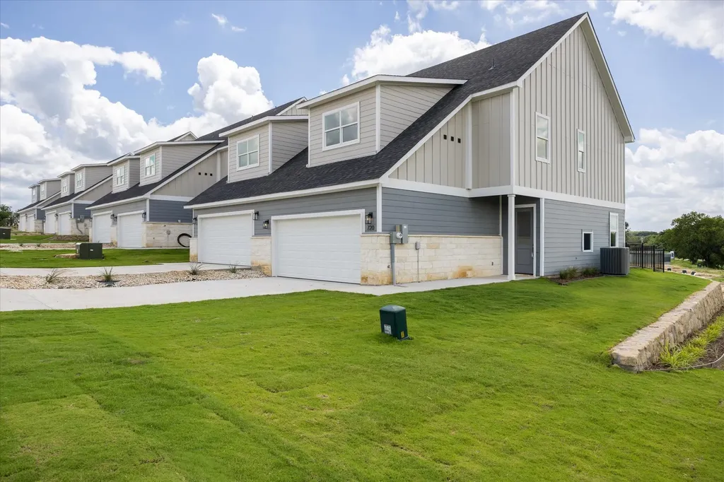 710 N Sycamore Street Hico TX 76457