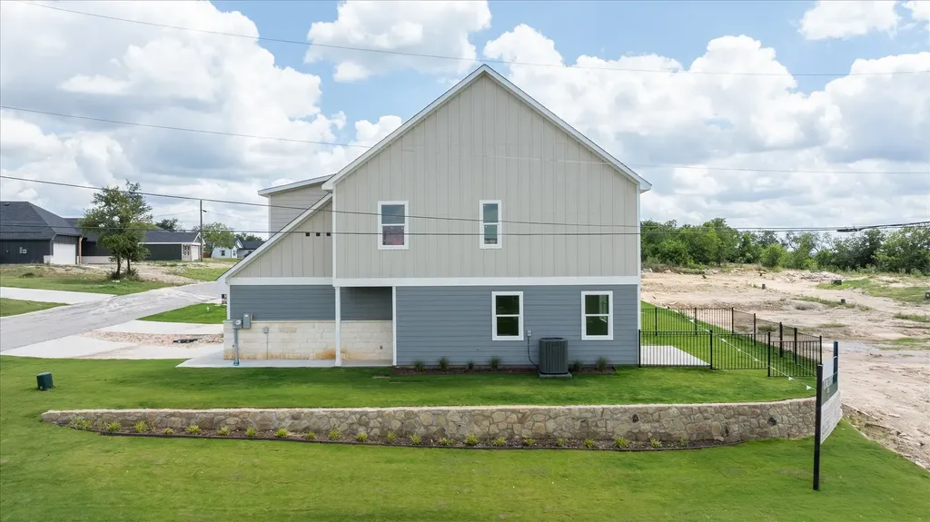 710 N Sycamore Street Hico TX 76457