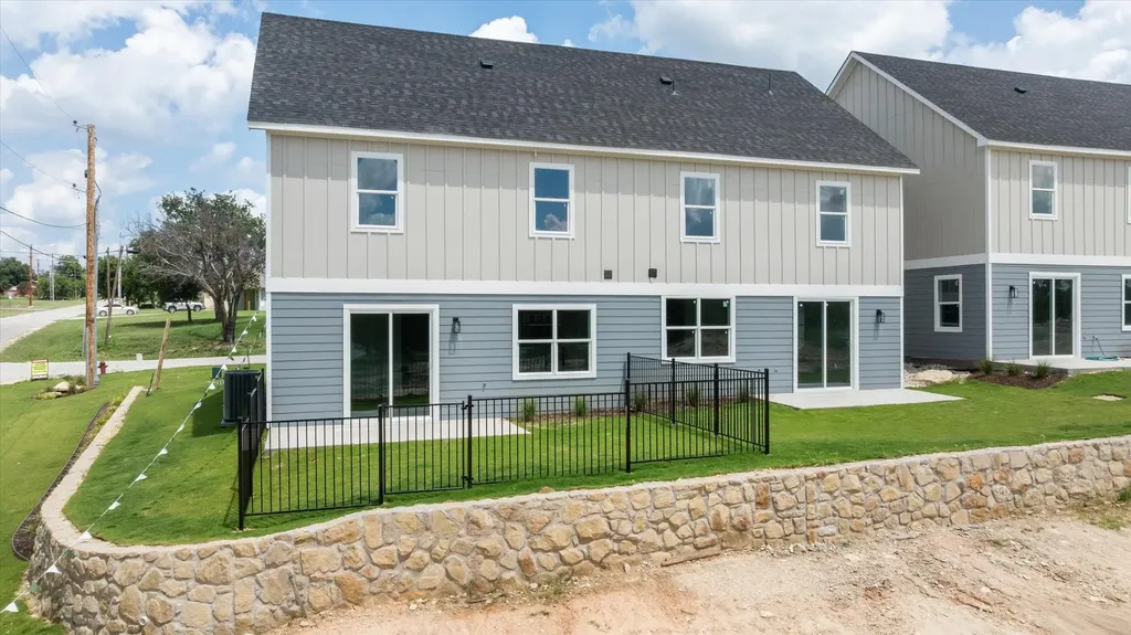 710 N Sycamore Street Hico TX 76457