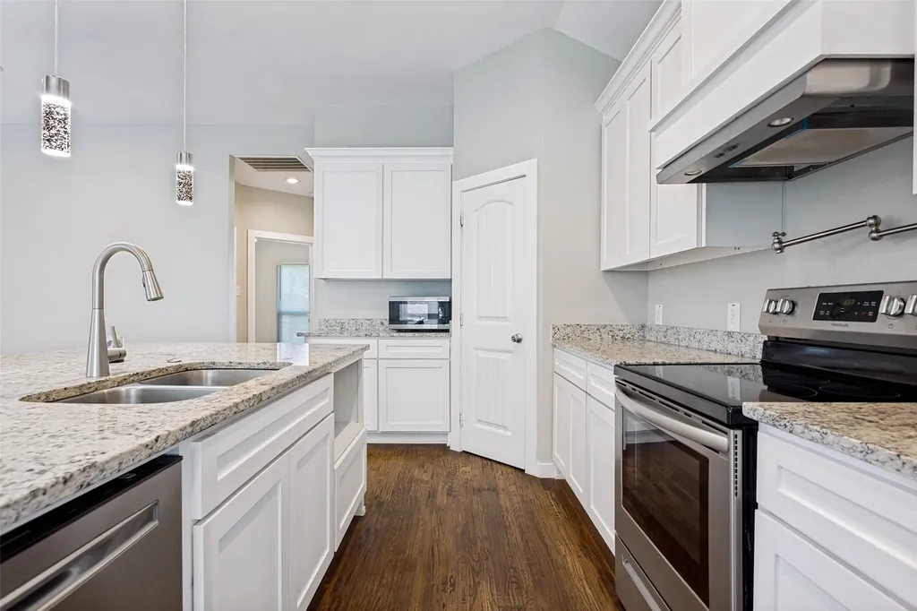4909 Collingwood Drive Garland TX 75043