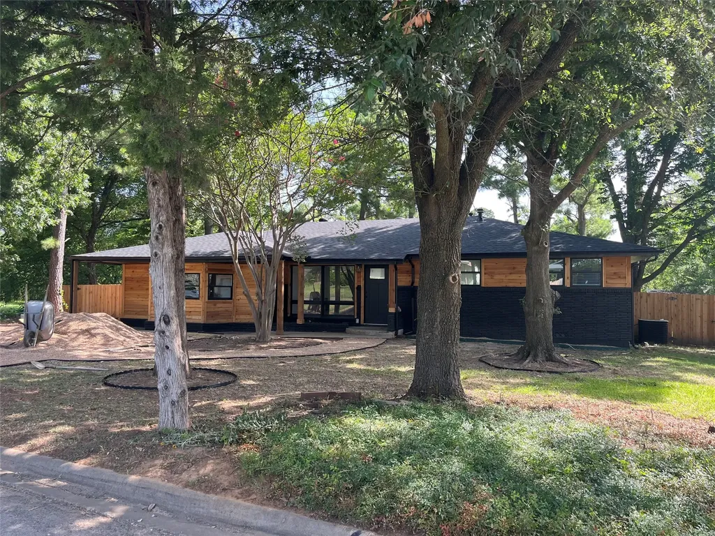 404 W Hillcrest Street Keene TX 76059
