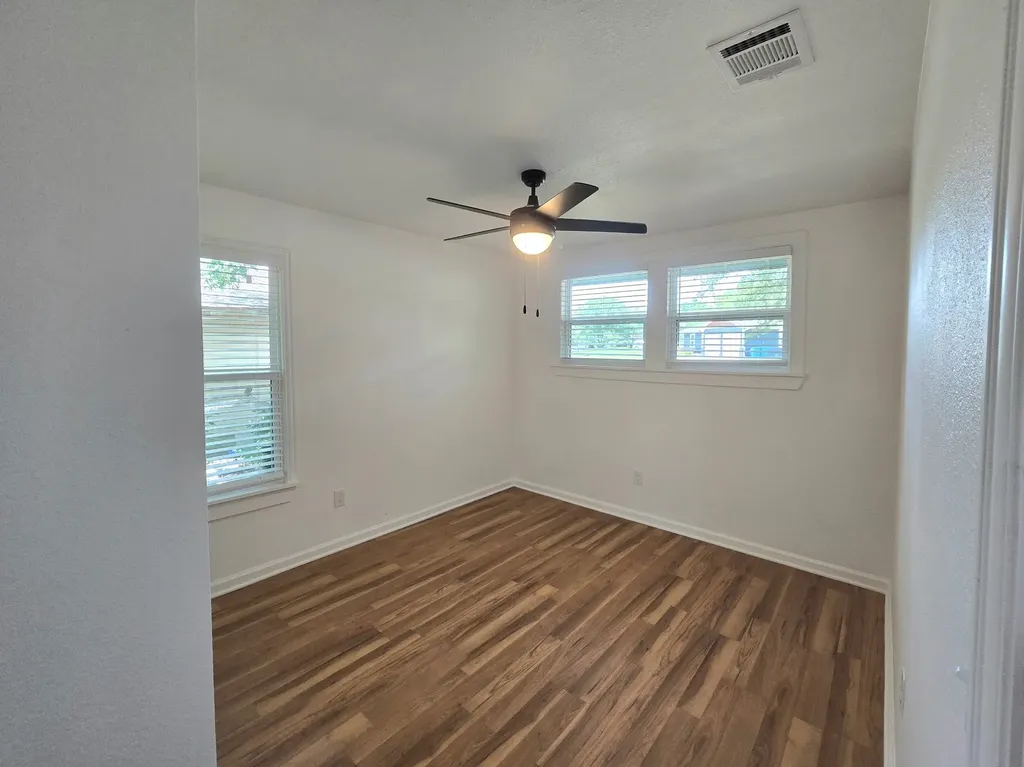 404 W Hillcrest Street Keene TX 76059