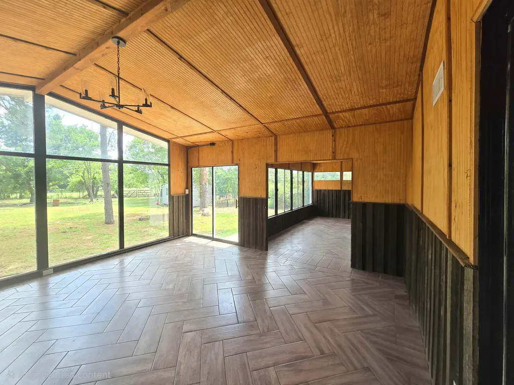 404 W Hillcrest Street Keene TX 76059