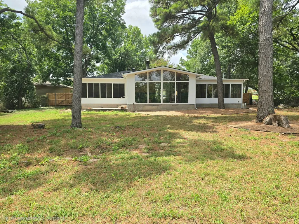 404 W Hillcrest Street Keene TX 76059