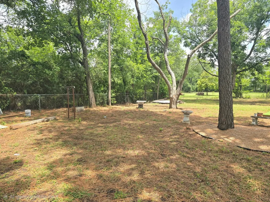 404 W Hillcrest Street Keene TX 76059