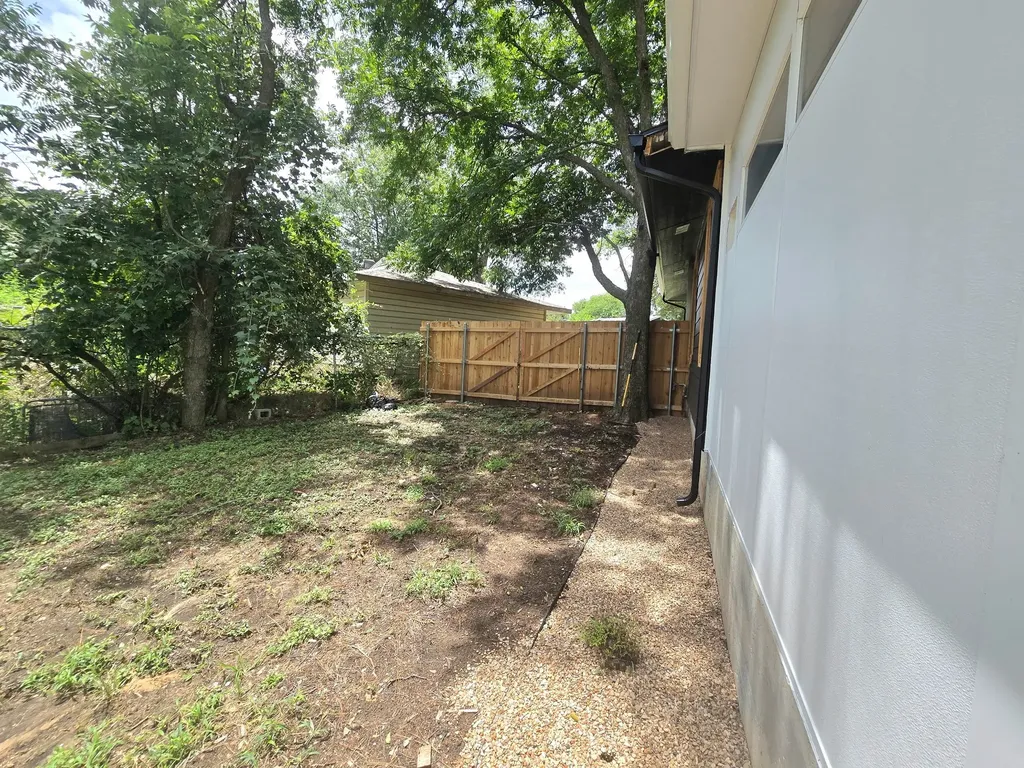 404 W Hillcrest Street Keene TX 76059