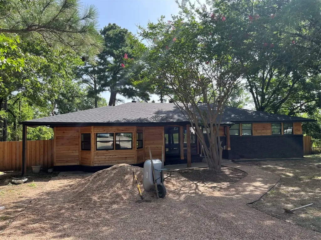 404 W Hillcrest Street Keene TX 76059