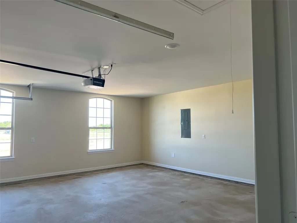 8008 County Road 1058 Rice TX 75155