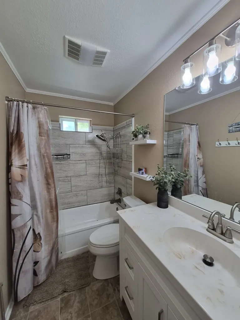 405 W Lindenwood Lane Hewitt TX 76643