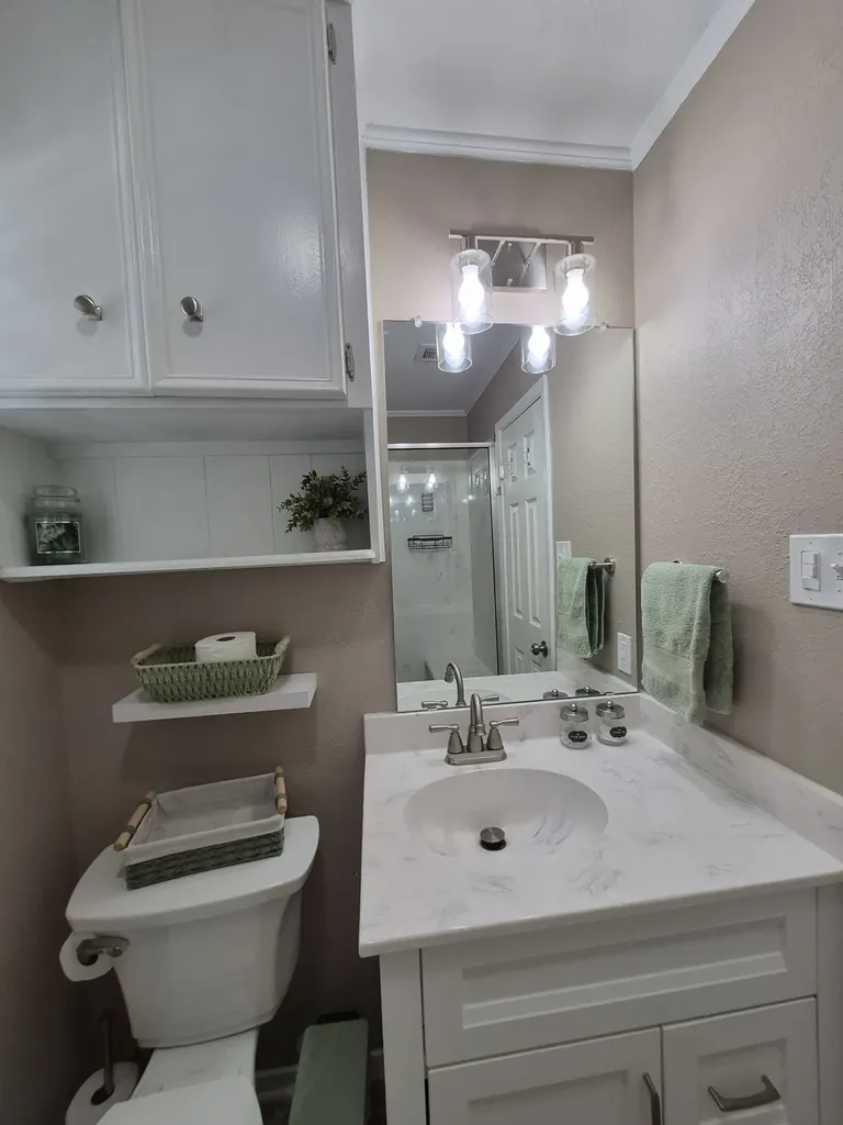 405 W Lindenwood Lane Hewitt TX 76643