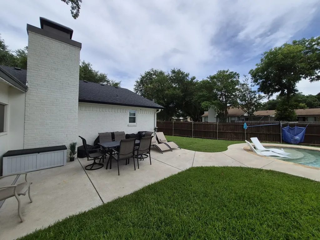 405 W Lindenwood Lane Hewitt TX 76643