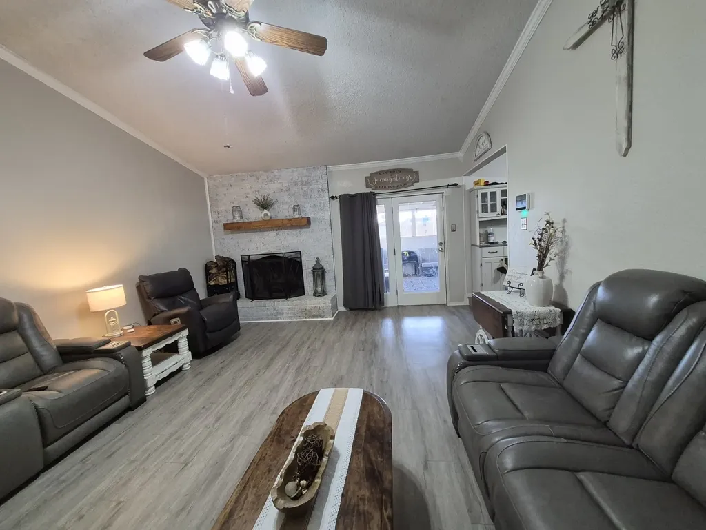 405 W Lindenwood Lane Hewitt TX 76643