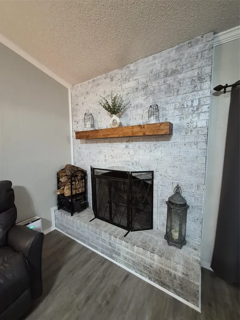 405 W Lindenwood Lane Hewitt TX 76643