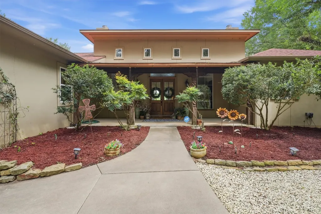 6710 Westover Drive Granbury TX 76049