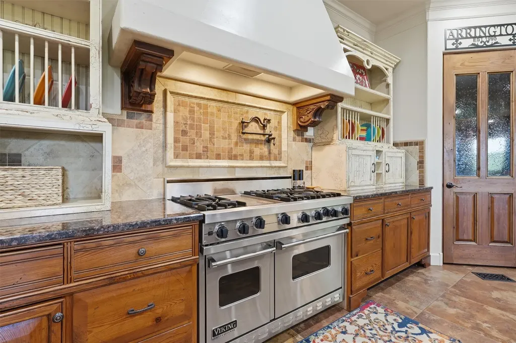 6710 Westover Drive Granbury TX 76049