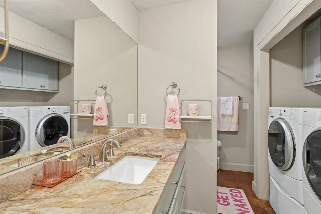 6710 Westover Drive Granbury TX 76049