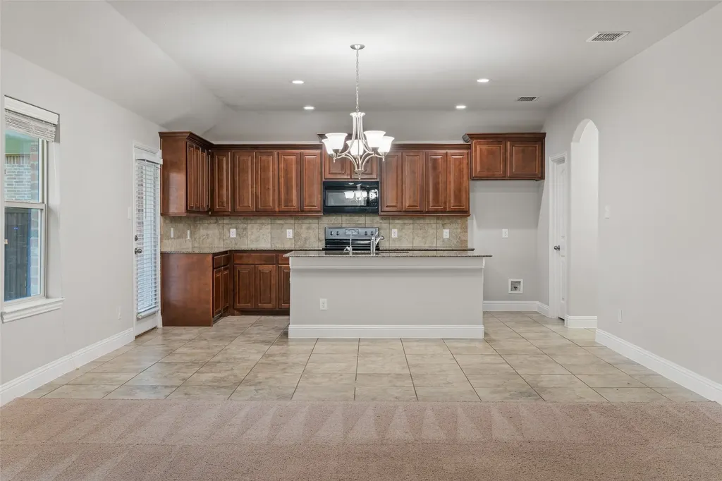 3733 Cecelia Lane Forest Hill TX 76140