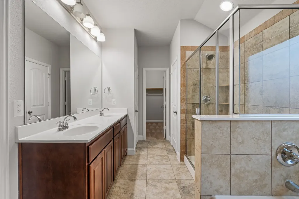 3733 Cecelia Lane Forest Hill TX 76140