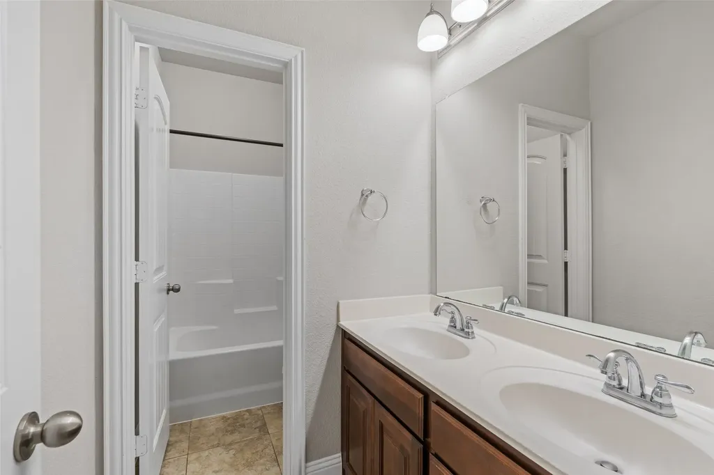 3733 Cecelia Lane Forest Hill TX 76140
