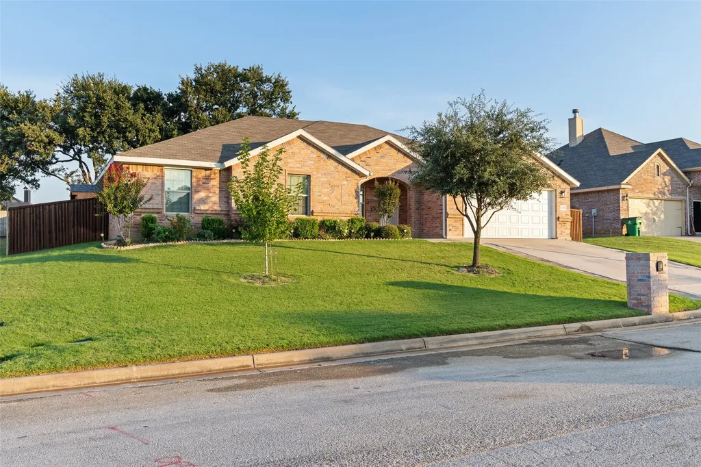 3733 Cecelia Lane Forest Hill TX 76140