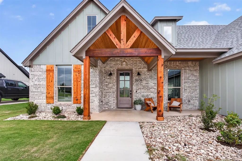 2604 Candlestick Drive Granbury TX 76049