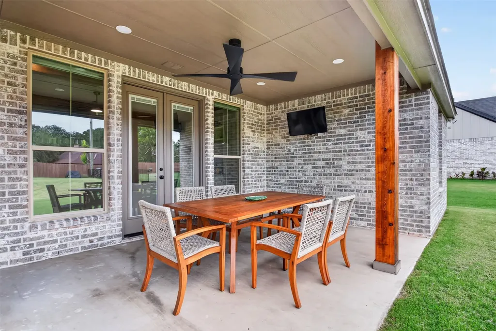 2604 Candlestick Drive Granbury TX 76049
