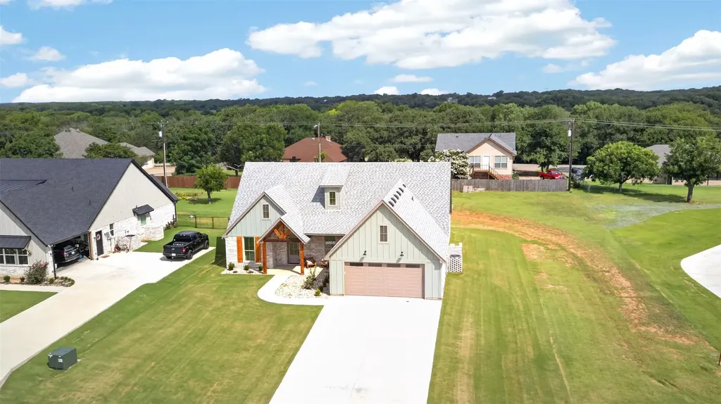 2604 Candlestick Drive Granbury TX 76049