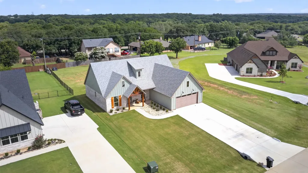 2604 Candlestick Drive Granbury TX 76049