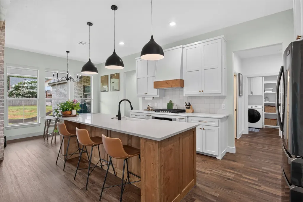 2604 Candlestick Drive Granbury TX 76049