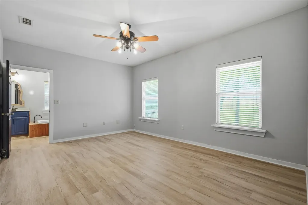 14227 County Road 438 Lindale TX 75771