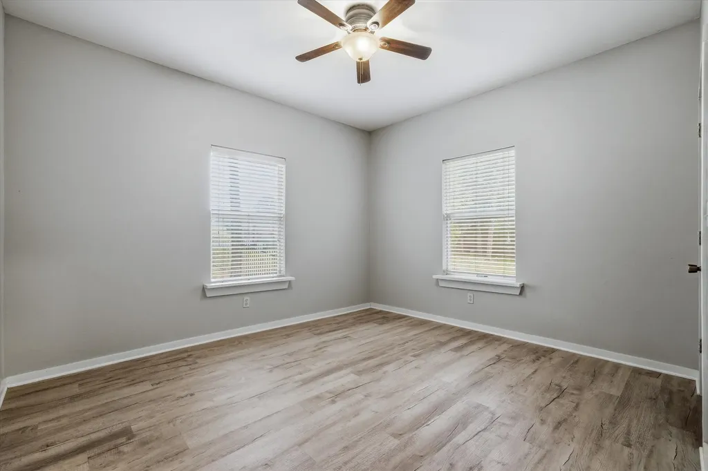 14227 County Road 438 Lindale TX 75771