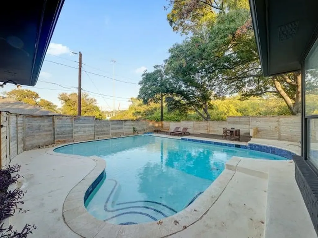9667 Timberleaf Drive Dallas TX 75243