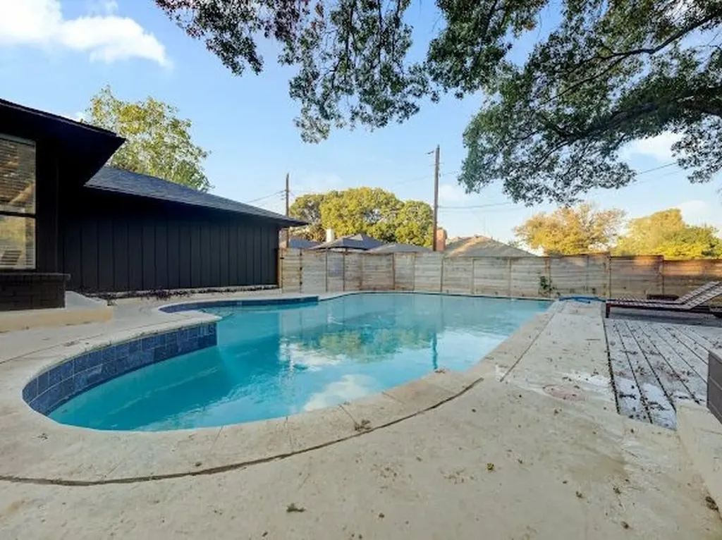9667 Timberleaf Drive Dallas TX 75243