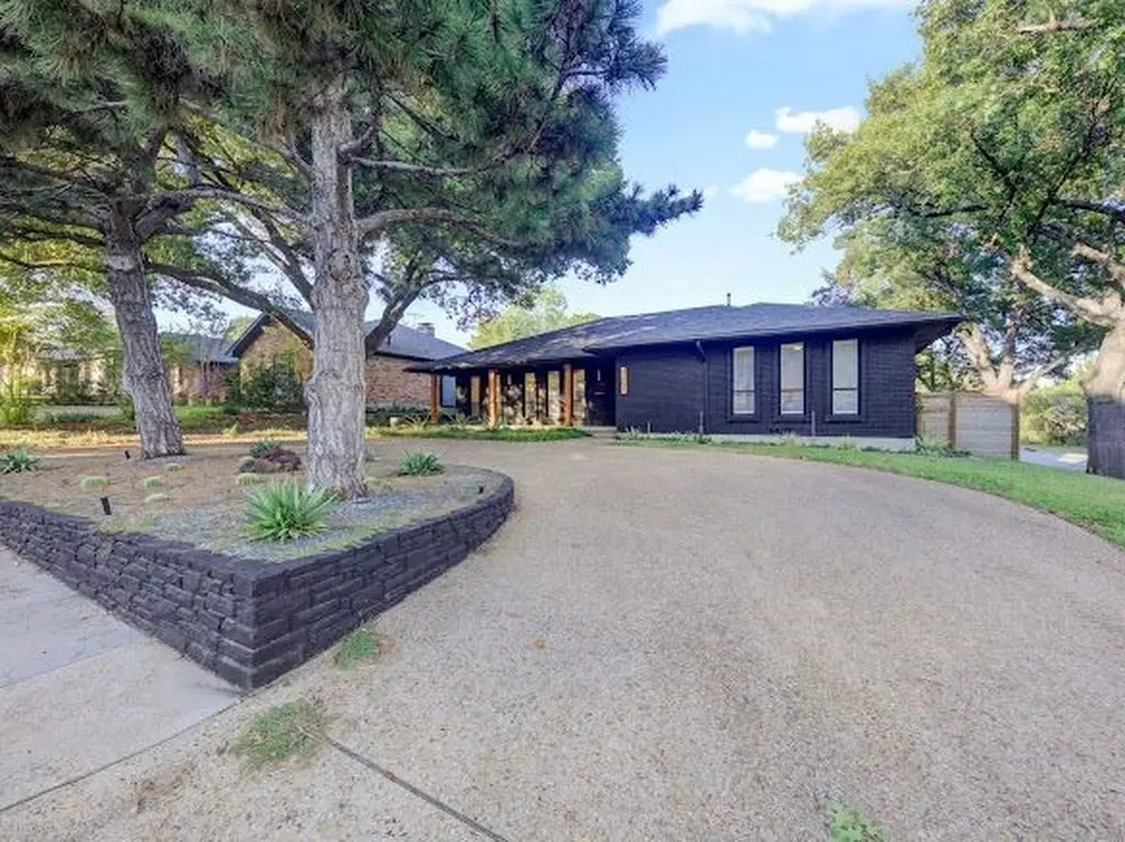 9667 Timberleaf Drive Dallas TX 75243