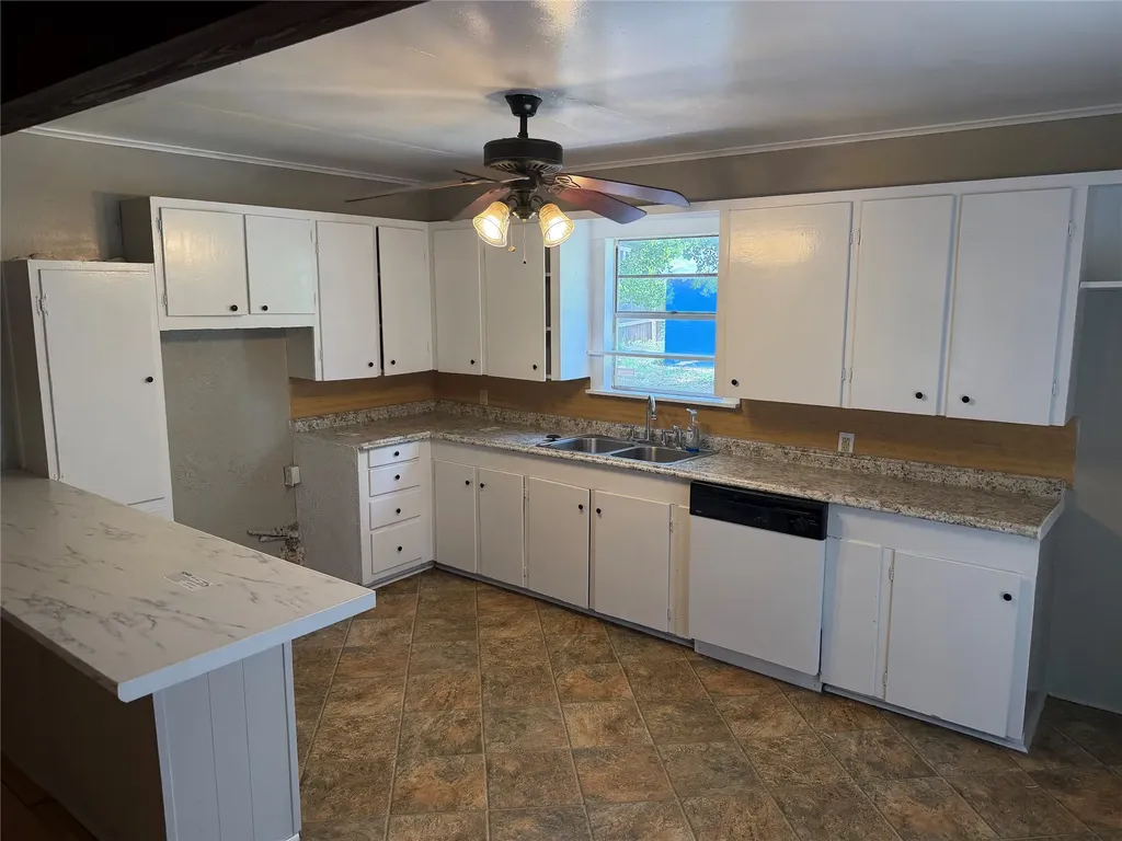 305 E Pliler Precise Road Longview TX 75605