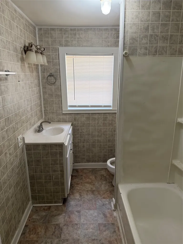 305 E Pliler Precise Road Longview TX 75605