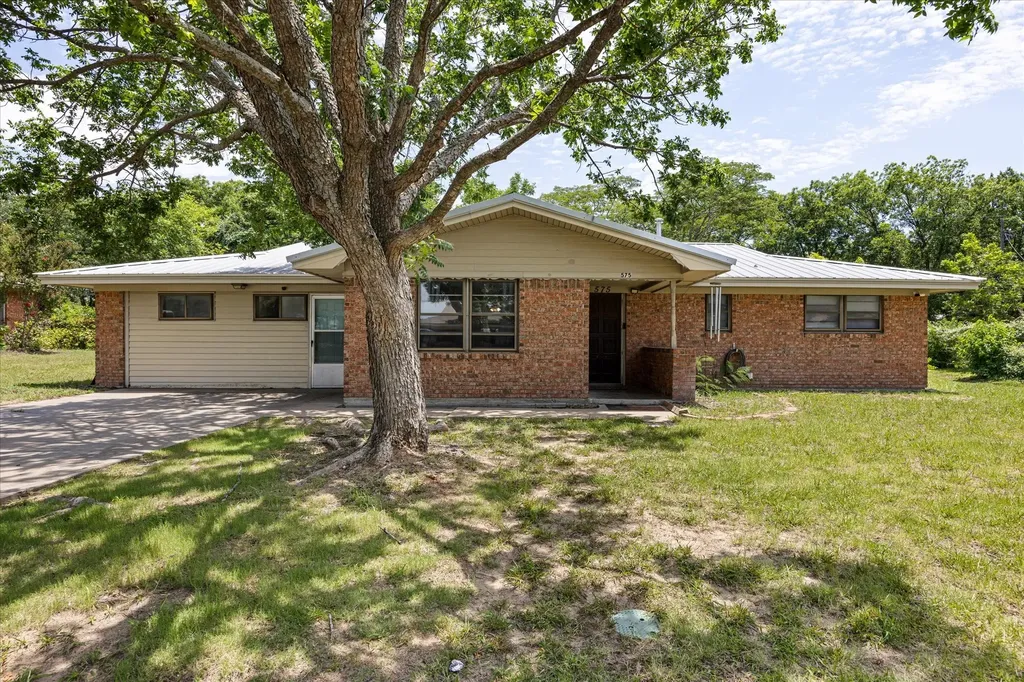 575 N Charlotte Avenue Stephenville TX 76401