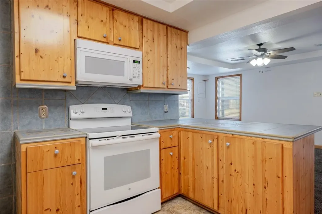 308 Hallvale Drive White Settlement TX 76108