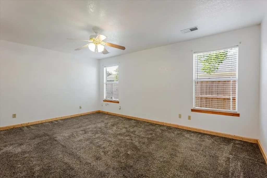 308 Hallvale Drive White Settlement TX 76108