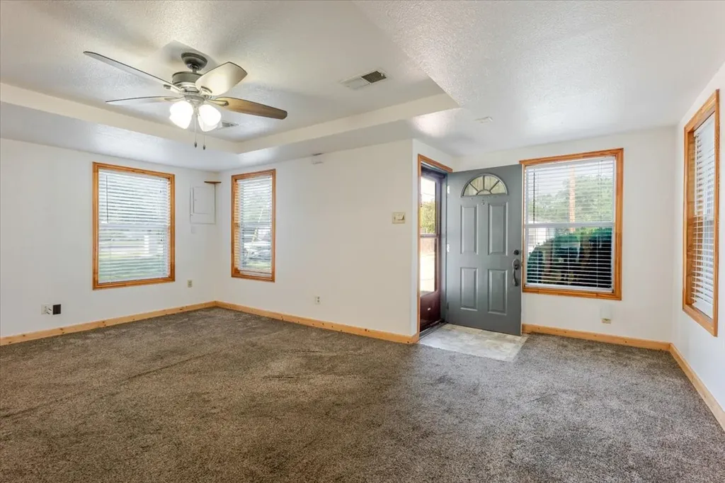 308 Hallvale Drive White Settlement TX 76108