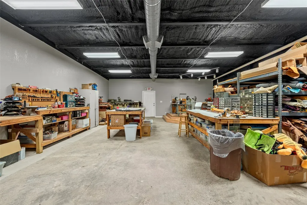 219 E Ave C Rosebud TX 76570